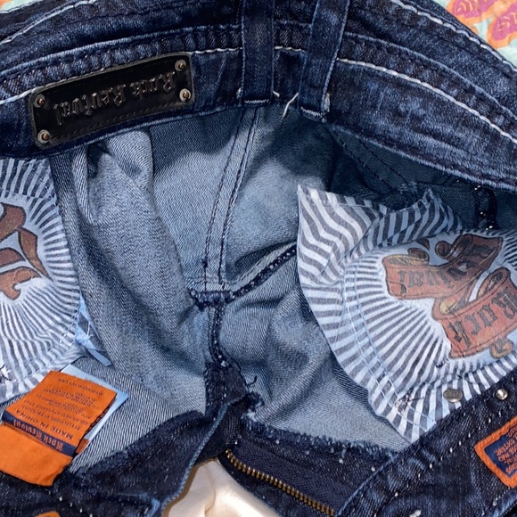 Destress Rock Revival Capri Jeans - Picture 8 of 12